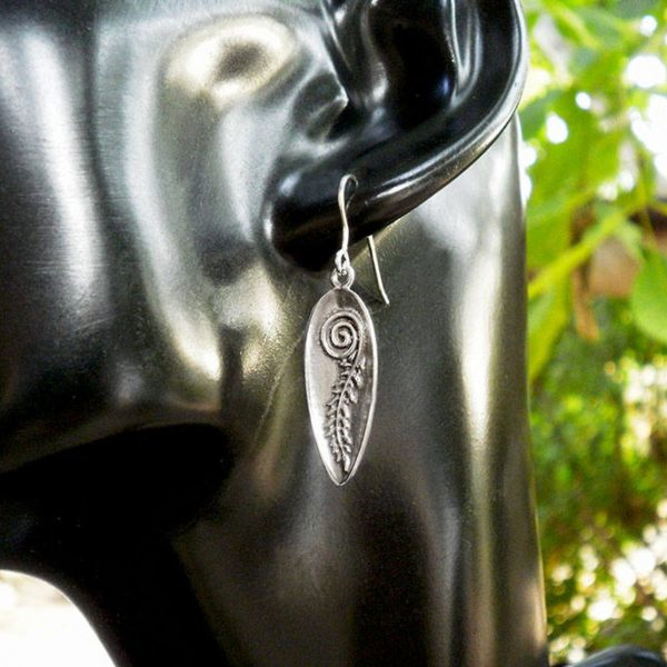 62106 3 Tear spiral laurel